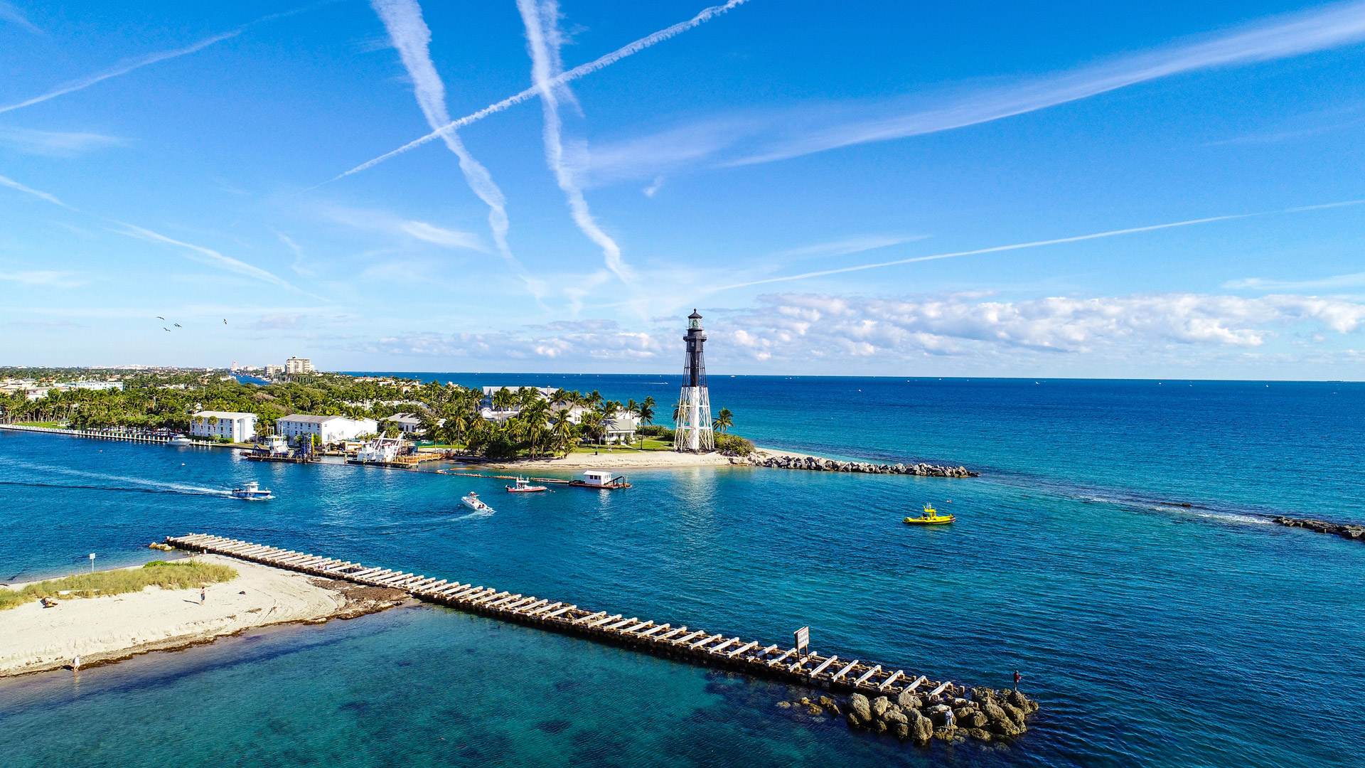 Lighthouse and coastline near Pompano Beach
